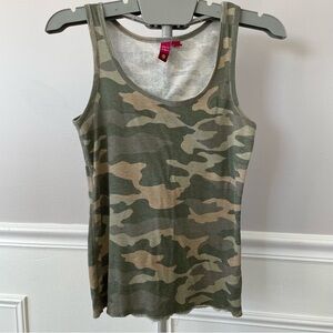 SO Camo print tank top size medium